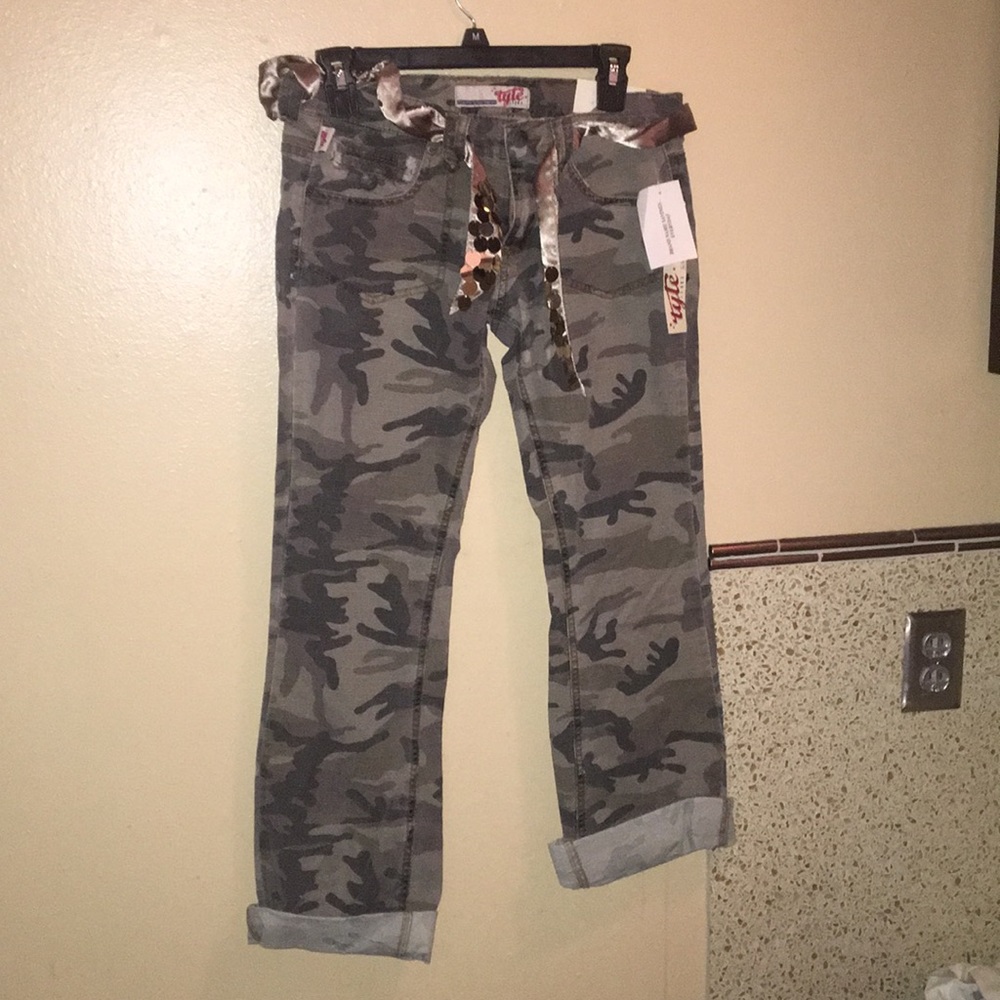 NWT Tyte jeans camo Capri size 7 camouflage